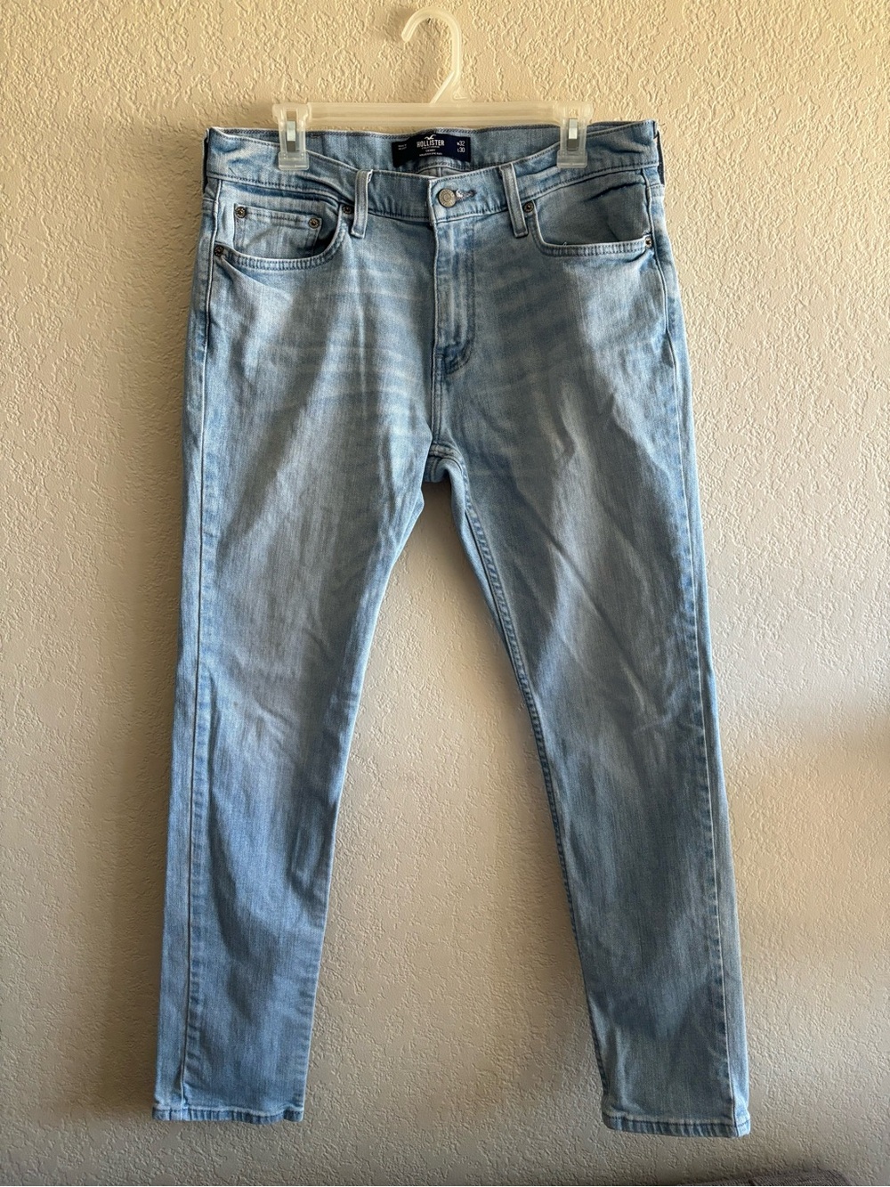 Hollister Light Wash Men’s Skinny Jeans - Size 32